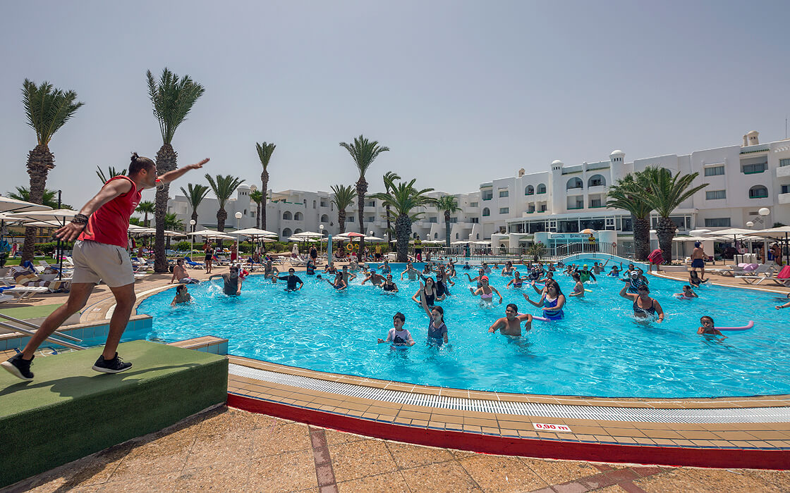 Hotel El Mouradi Skanes - animacje w basenie