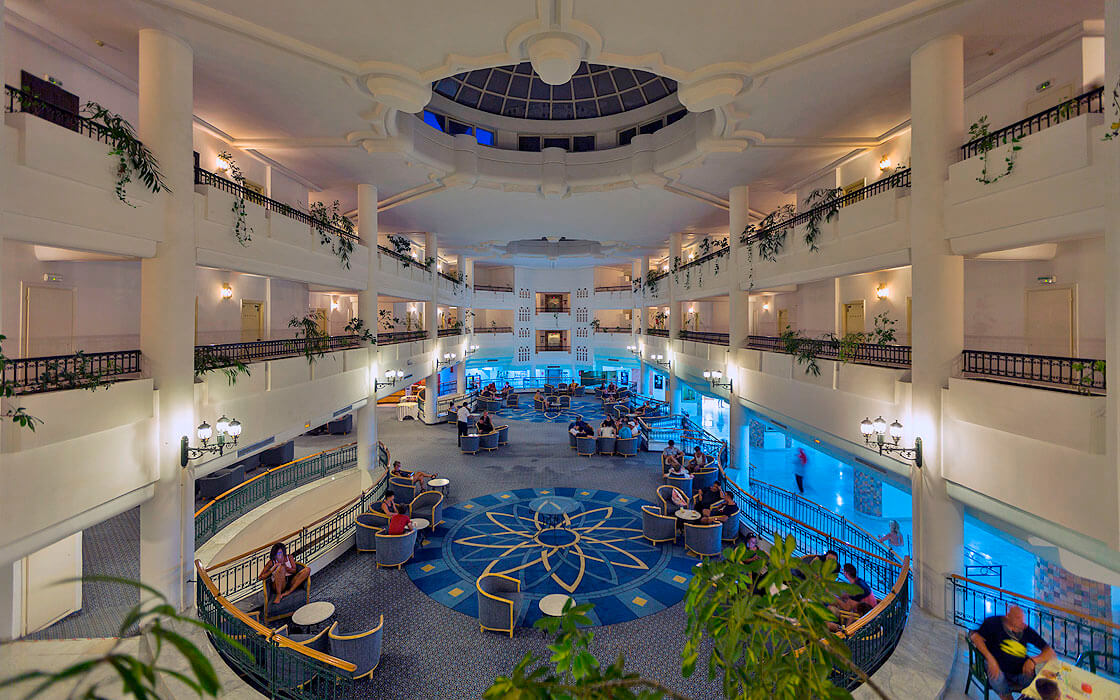 Hotel El Mouradi Skanes - widok na lobby