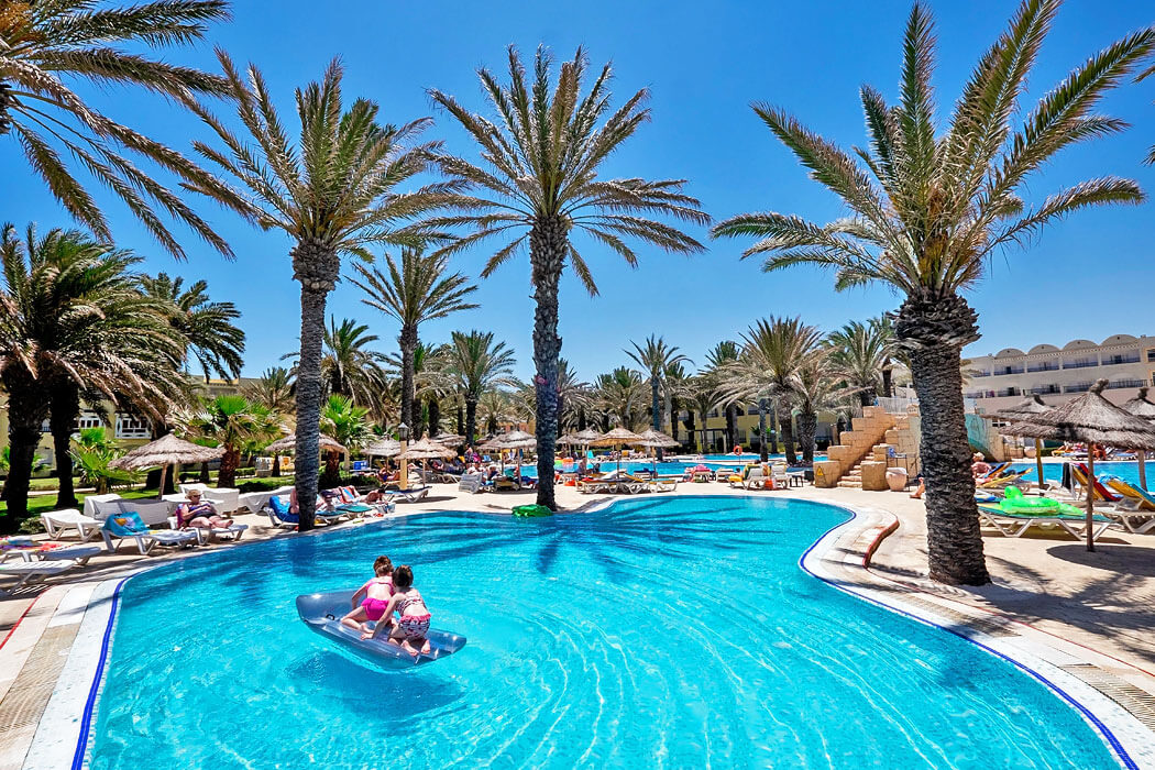 Hotel Houda Golf & Aquapark - dzieci na basenie