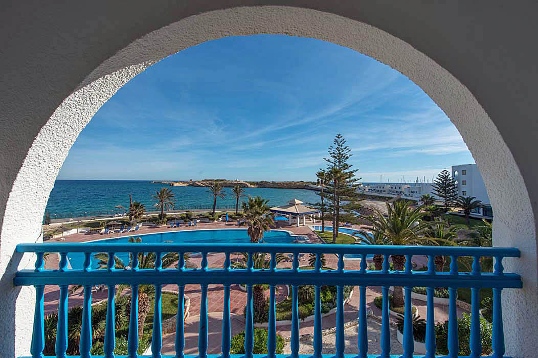 Regency Monastir Hotel & Spa - widok na basen i morze
