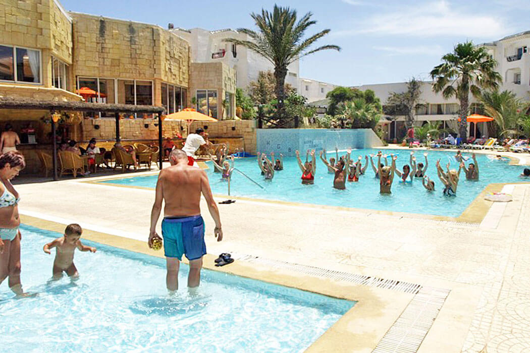 Hotel Palmyra Golden Beach - animacje w basenie