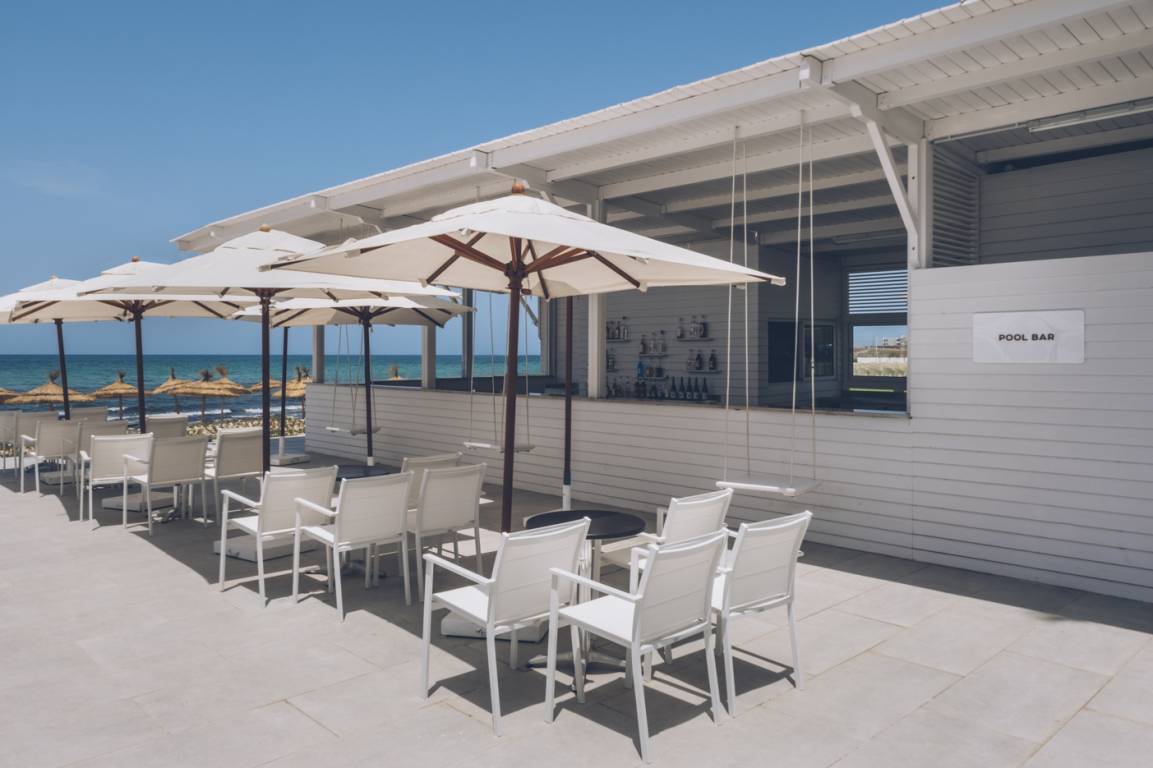 Pool Bar