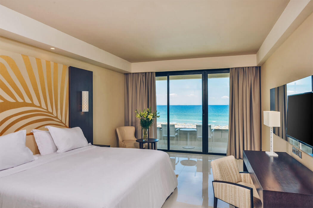 Hotel Iberostar Selection Kuriat Palace - przykładowy pokój z widokiem na morze