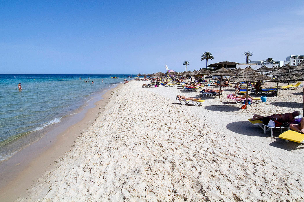 Hotel Aquasplash Thalassa Sousse - leżaki na plaży