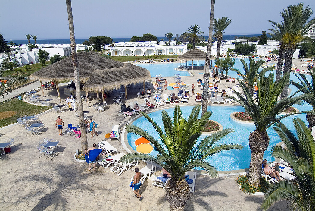 Hotel Aquasplash Thalassa Sousse - palmy przy basenie