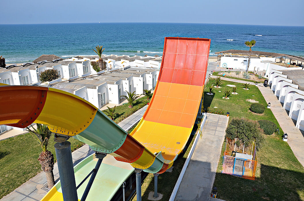 Hotel Aquasplash Thalassa Sousse - widok ze zjeżdżalni na morze
