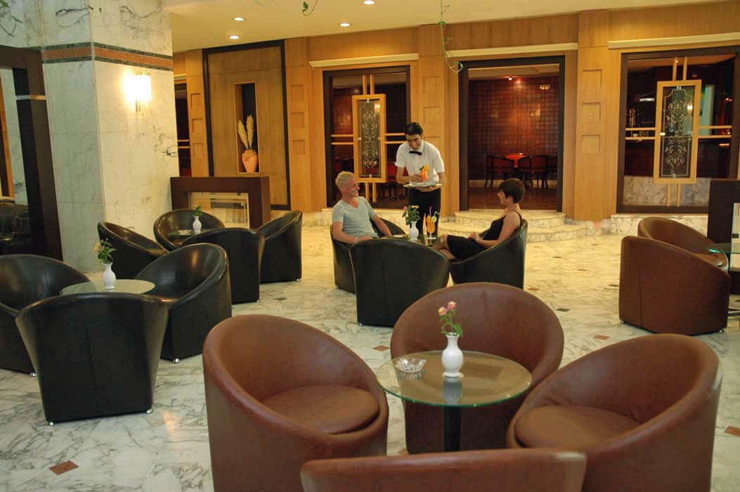 Riadh Palms Resort & SPA - fotele w lobby