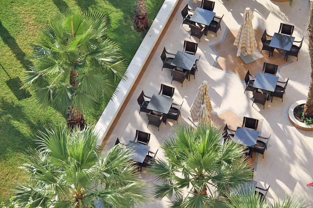 Riadh Palms Resort & SPA - widok na stoliki