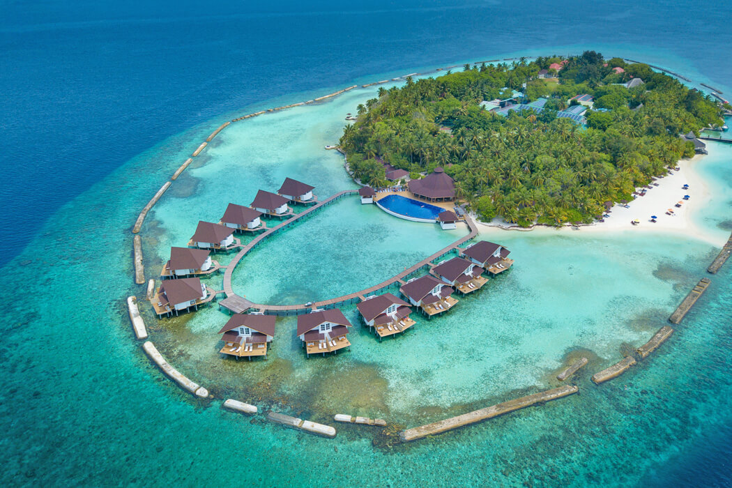 Hotel Ellaidhoo Maldives By Cinnamon - widok na wyspę