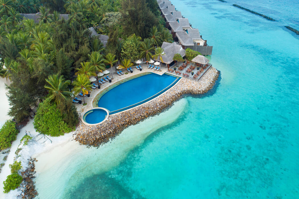 Hotel Taj Coral Reef Resort - basen