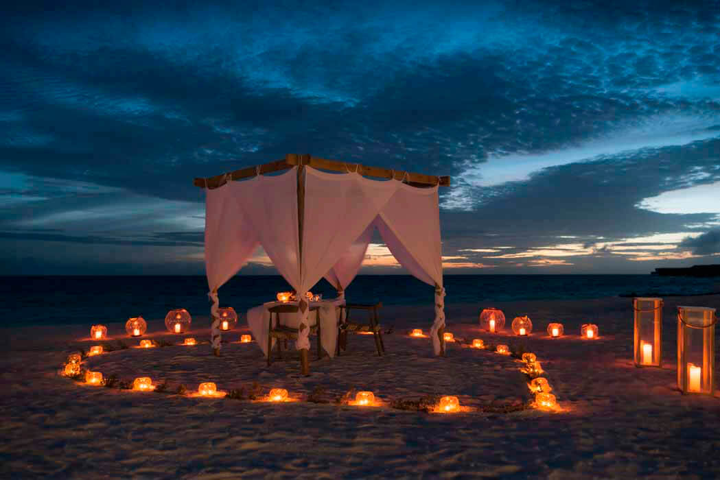 Hotel Grand Park Kodhipparu Maldives - kolacja na plaży