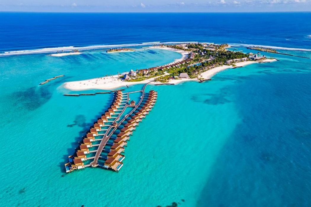 Hotel Kuda Villingili Resort Maldives - widok z góry na rajską wyspę