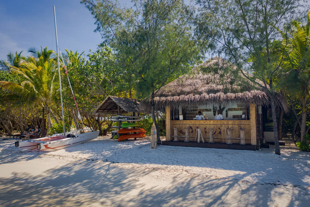 Hotel Summer Island Maldives - beach bar