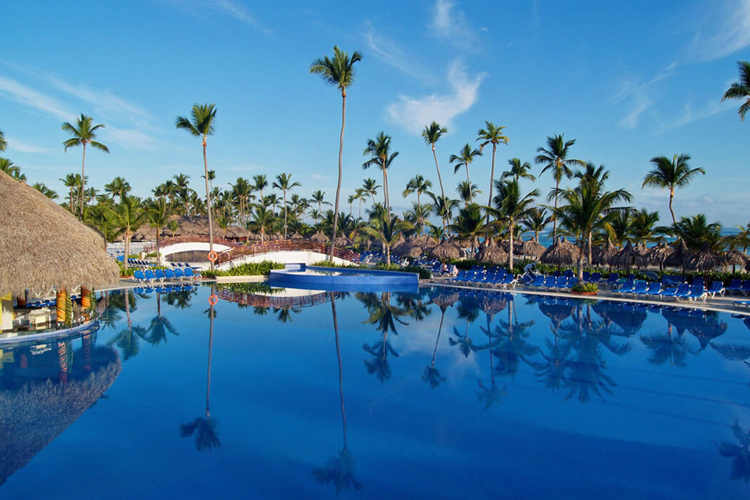 Hotel Bahia Principe Grand Punta Cana - teren przy basenie