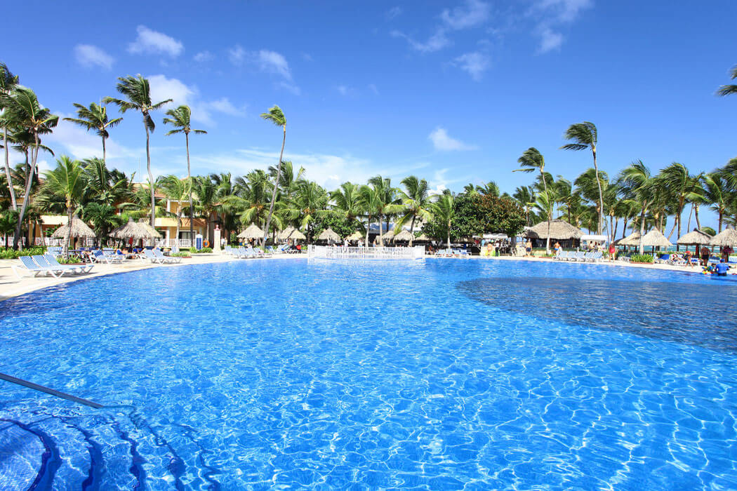 Hotel Bahia Principe Grand Punta Cana - widok na basen