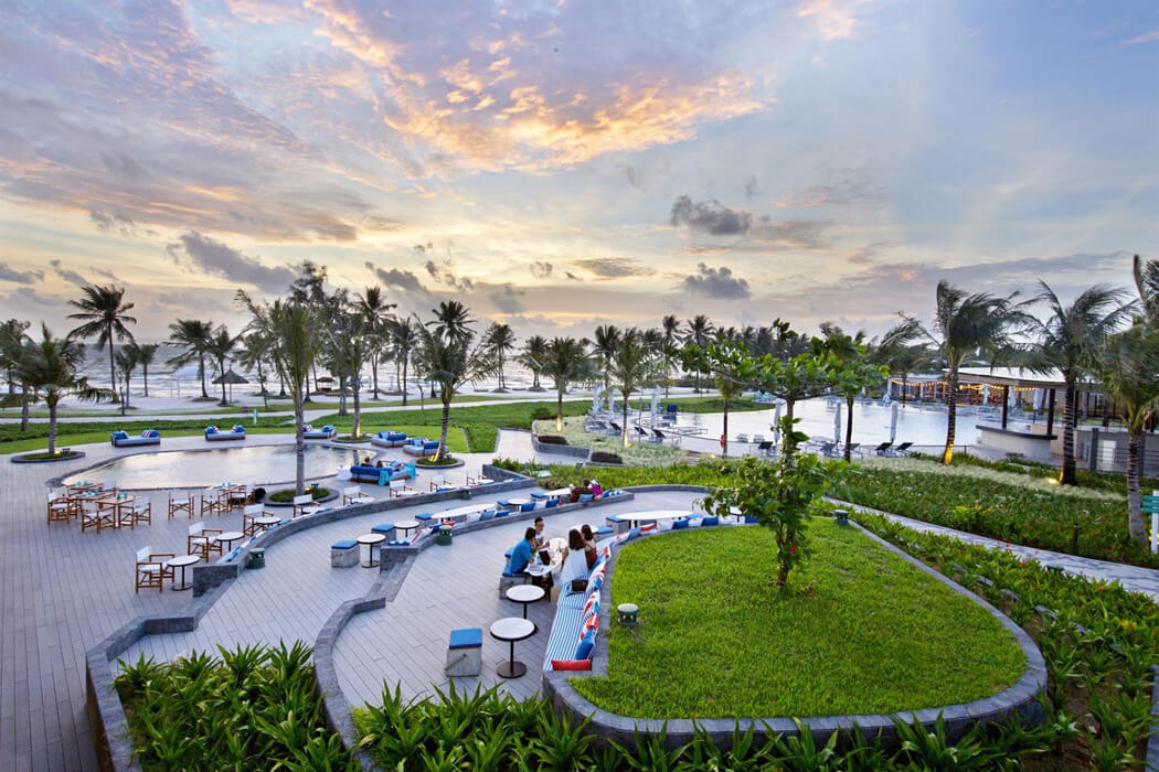 Hotel Sol By Melia Phu Quoc - wieczorny relaks przy basenie