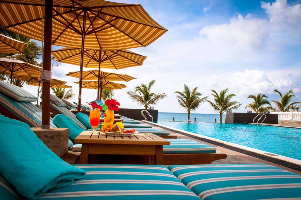 Hotel Sol By Melia Phu Quoc - drinki przy basenie