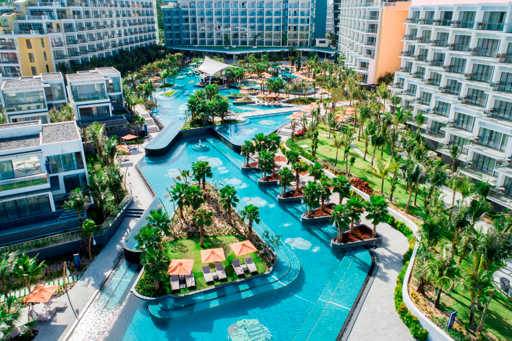 Premier Residences Phu Quoc Emerald Bay Managed By Accor Hotels - finezyjny basen wśród palm