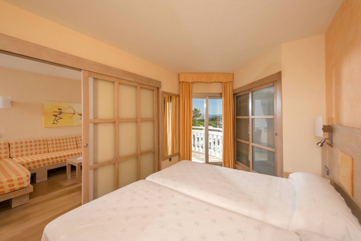 Superior Single A (with Balcony)