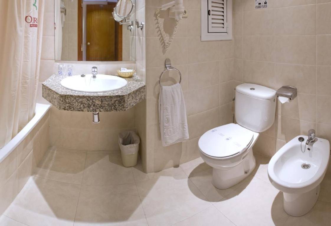 STANDARD POOL VIEW ROOM
