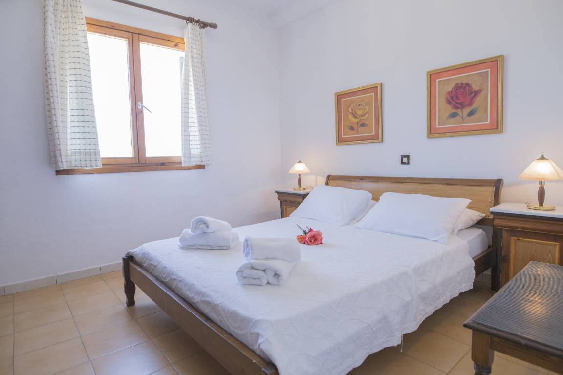 1 BEDROOM APARTMENT GARDEN VIEW