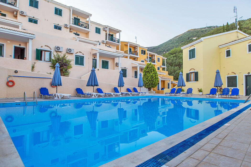Corfu Aqua Marine Hotel - basen za dnia