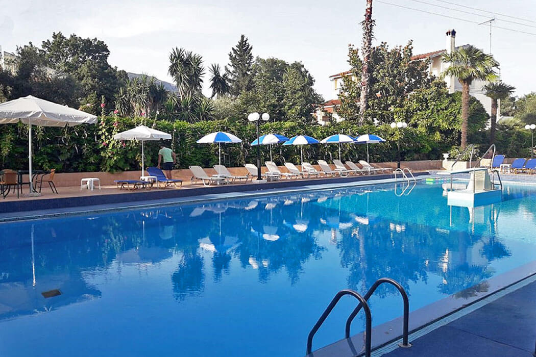 Hotel Corfu Garden - zejście do basenu