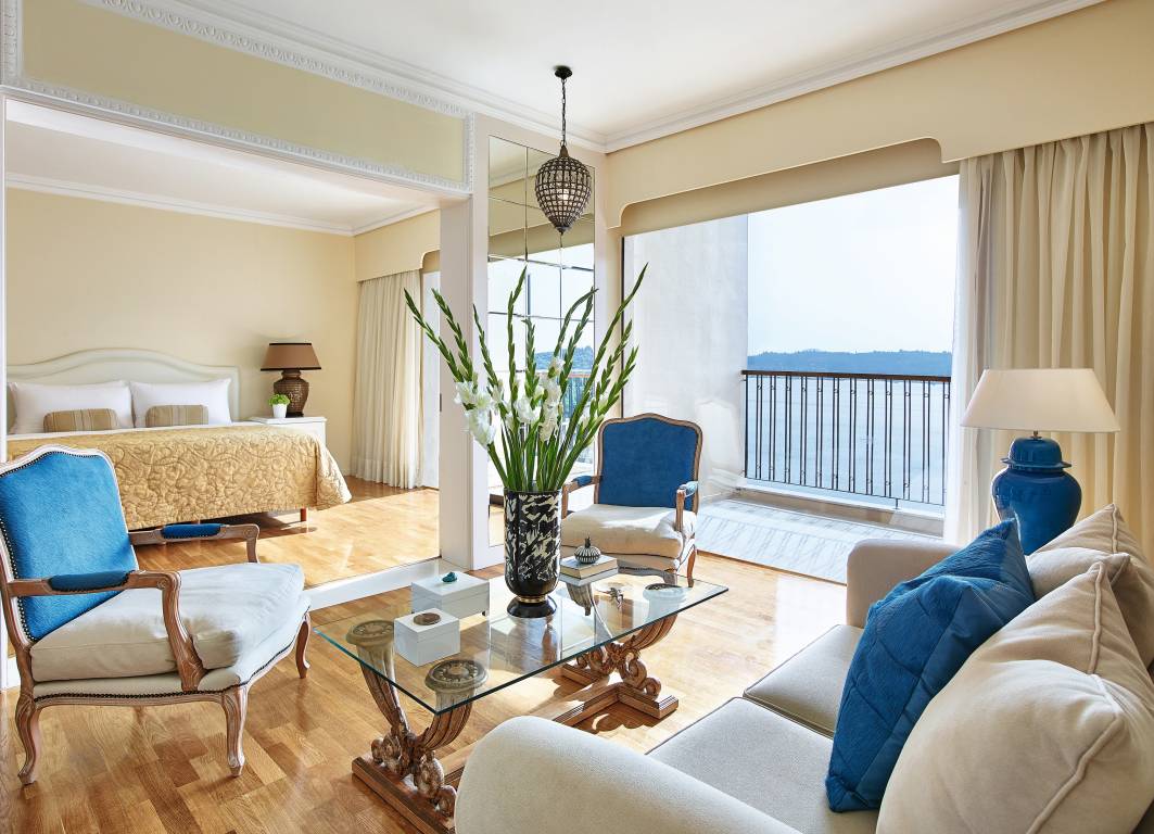 DELUXE SUITE SEA VIEW 