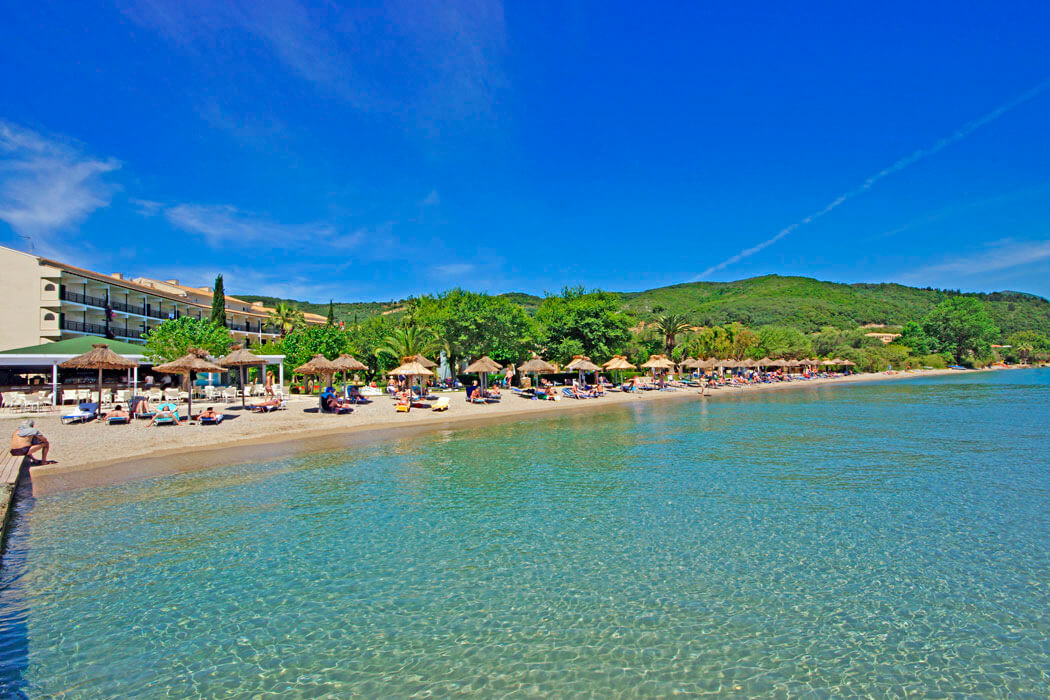 Delfinia Hotel Corfu - widok na plażę
