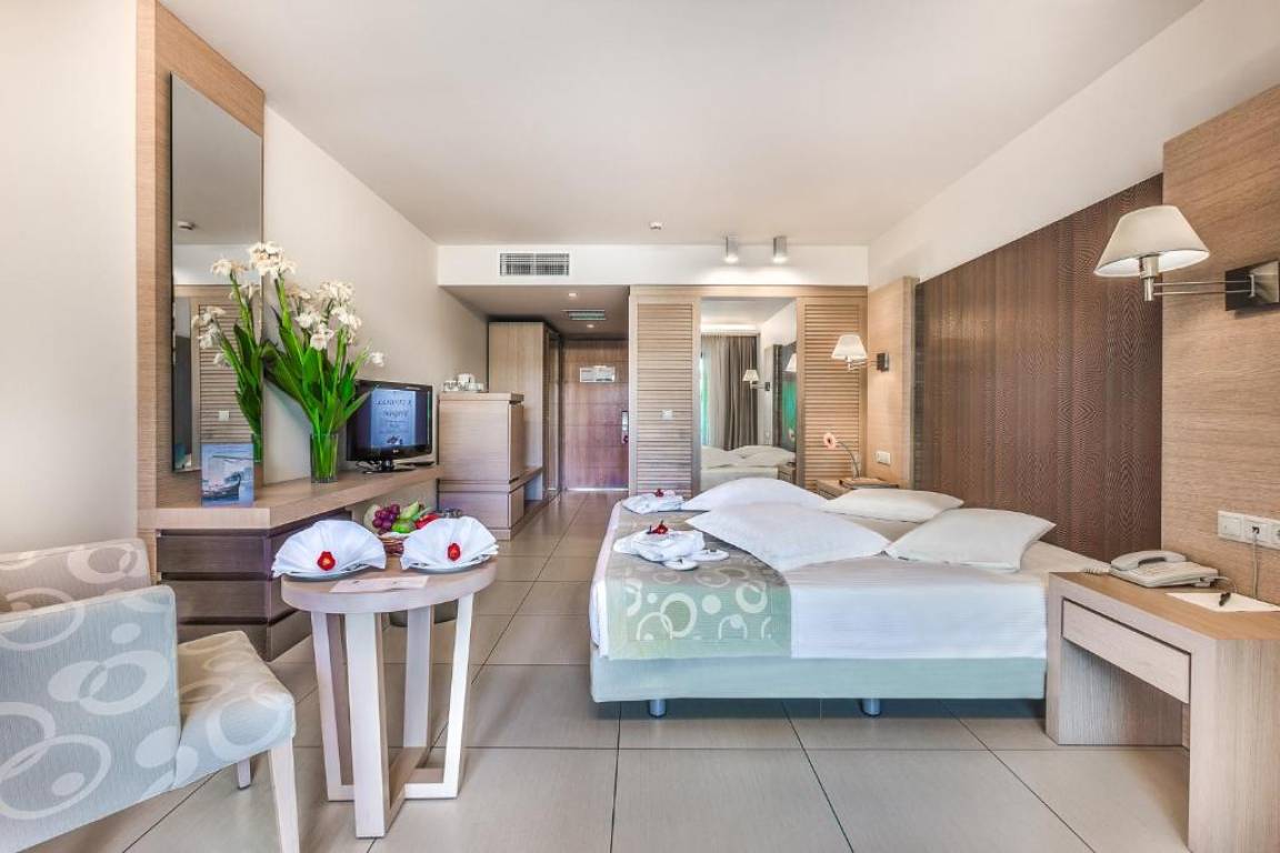 ROOM STANDARD DOUBLE GARDEN-POOLVIEW