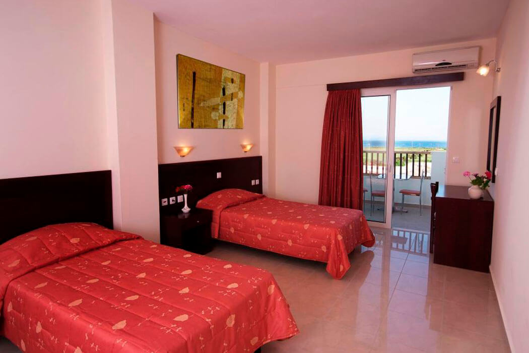 Hotel Evripides Village Beach - pokój z dwoma łóżkami