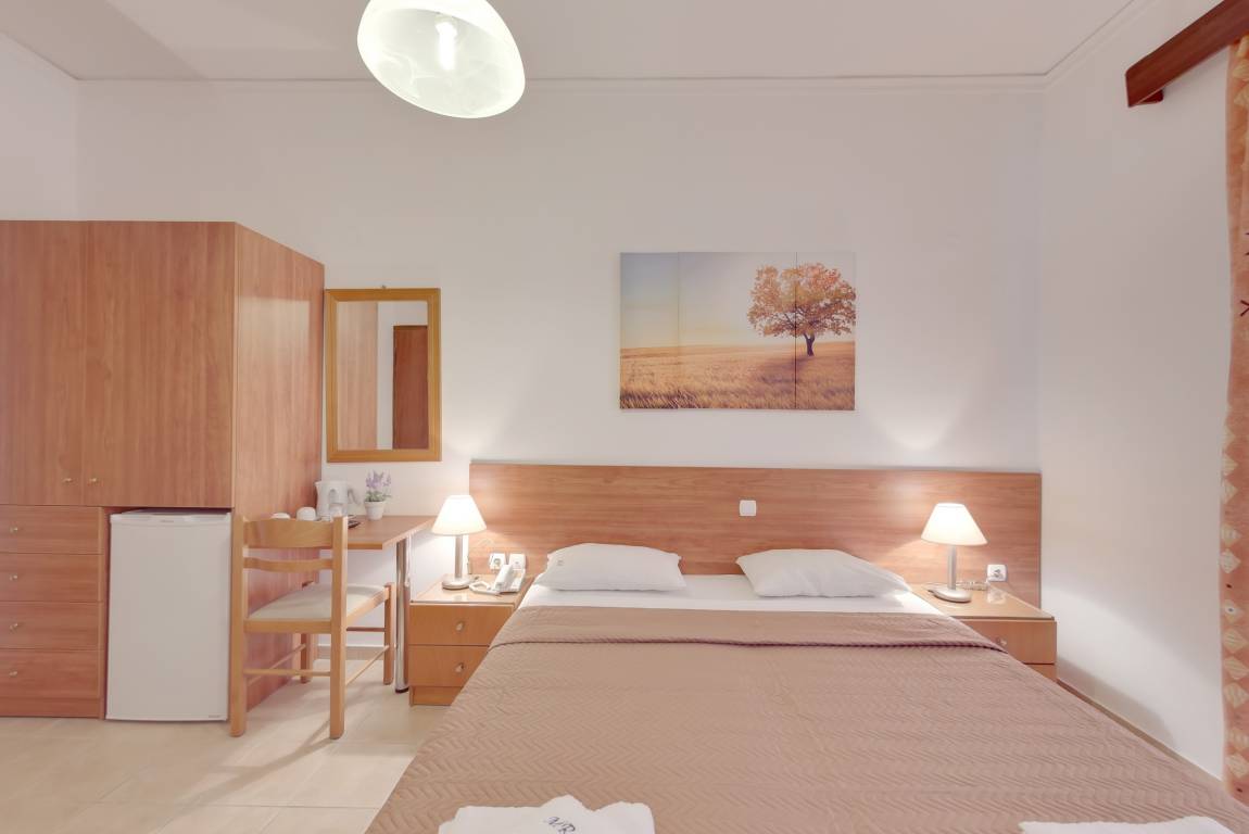 DOUBLE ROOM
