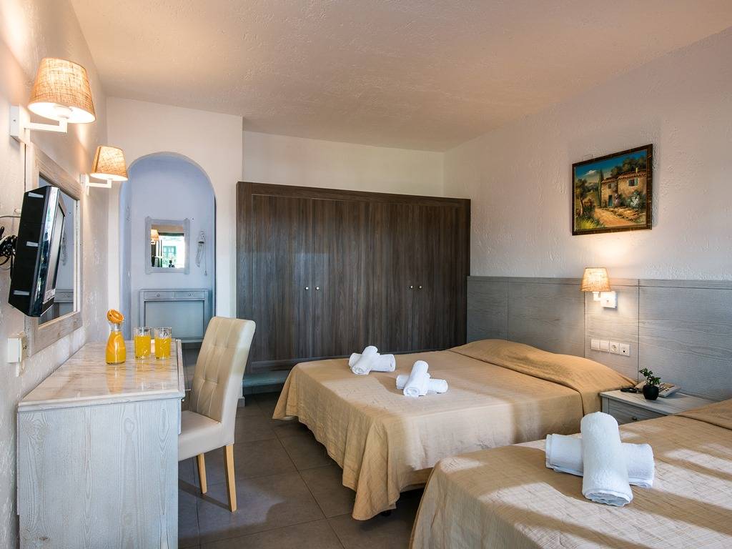 DOUBLE ROOM BALCONY OR TERRACE