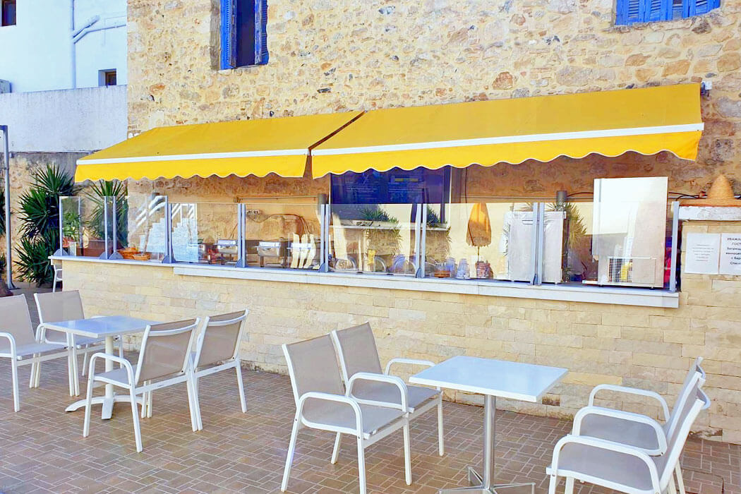 Kassavetis Center - Hotel Studios & Apartments - bar