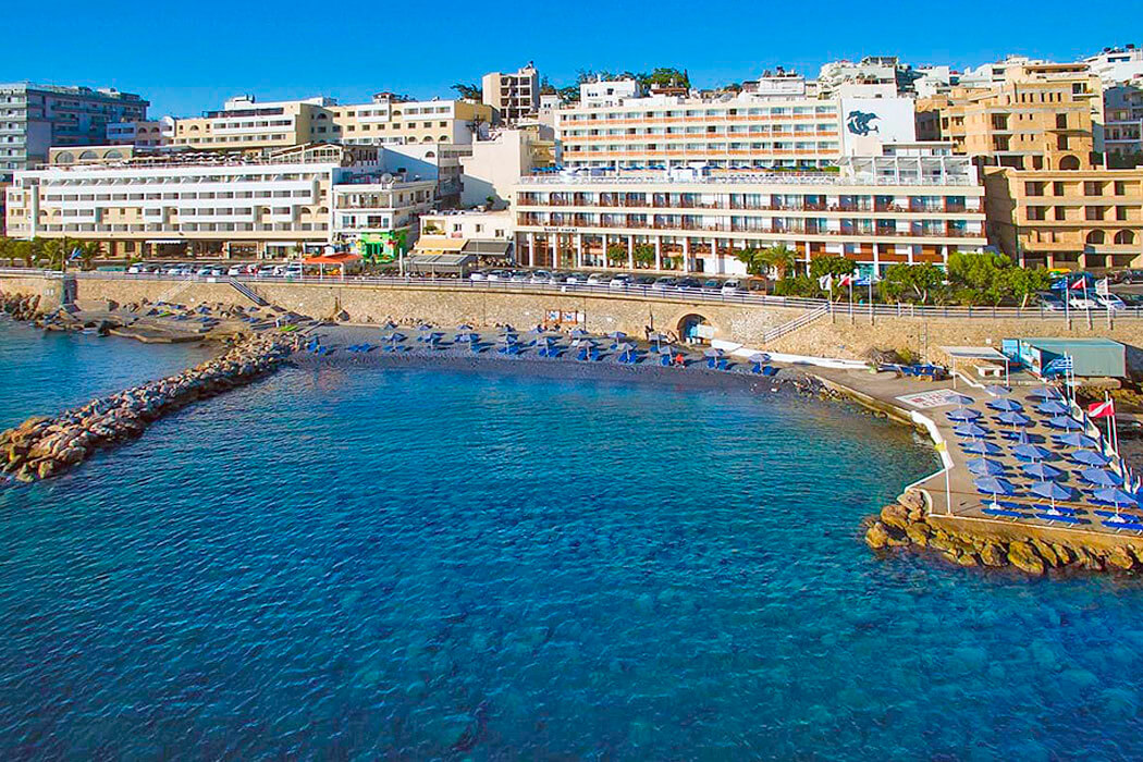 Hermes Hotel - widok z morza na hotel