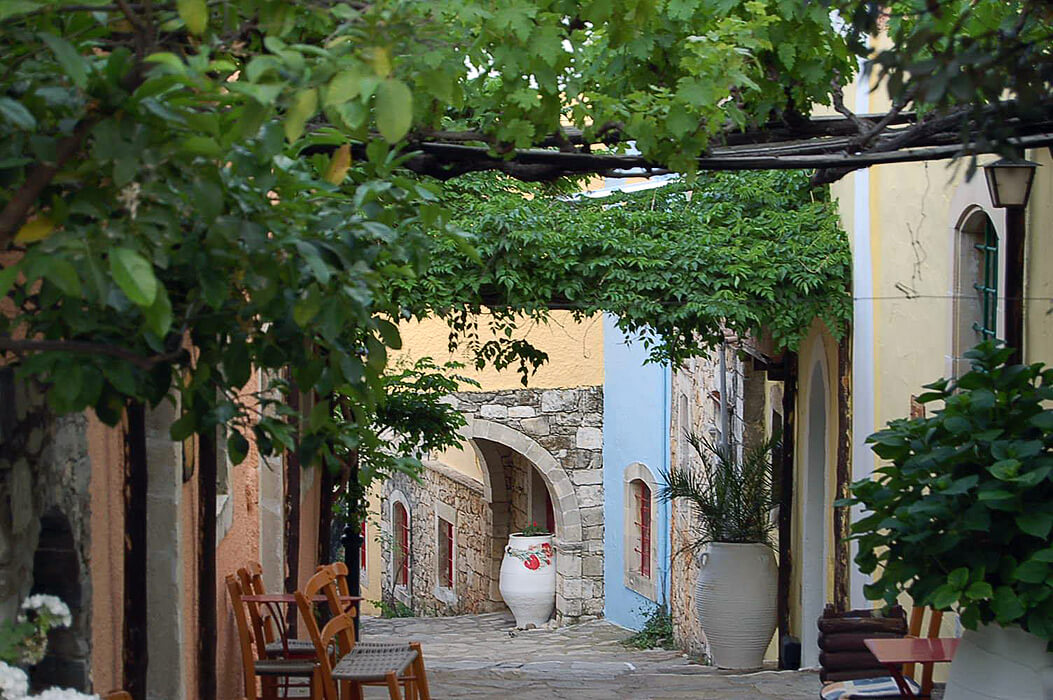 Hotel Arolithos Traditional Cretan Village - alejka w dół