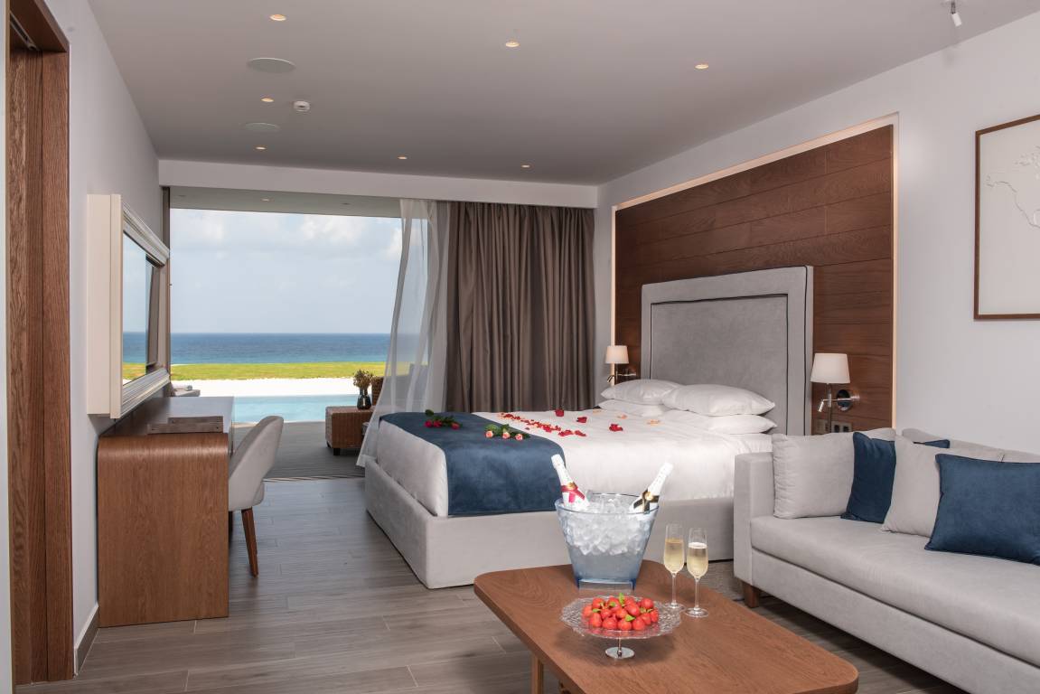 Honeymoon Suite