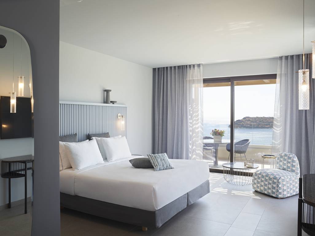 Executive Room with Private Heated Pool Sea View