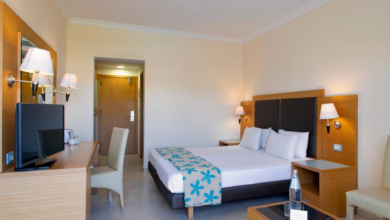 Double room garden view - pool view 