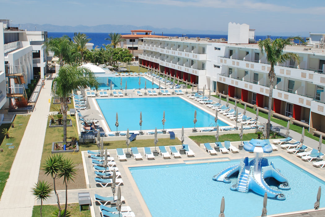Hotel Dodeca Sea Resort - widok na baseny