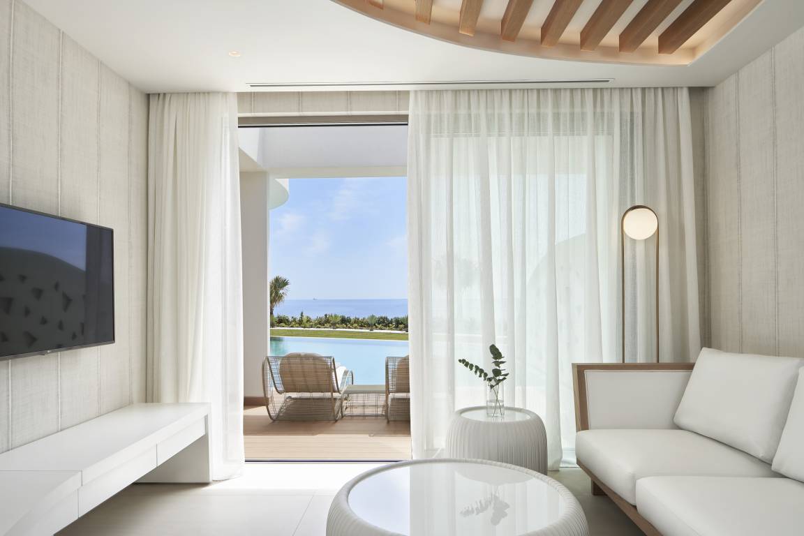 MAYIA SUITE WITH PRIVATE POOL SEA VIEW