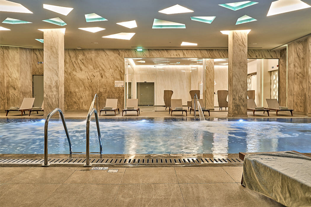 Hotel Mayia Exclusive Resort & Spa - kryty basen