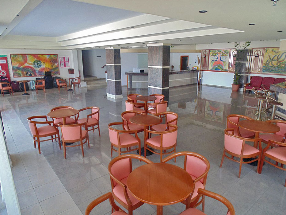 Alfa Hotel - lobby