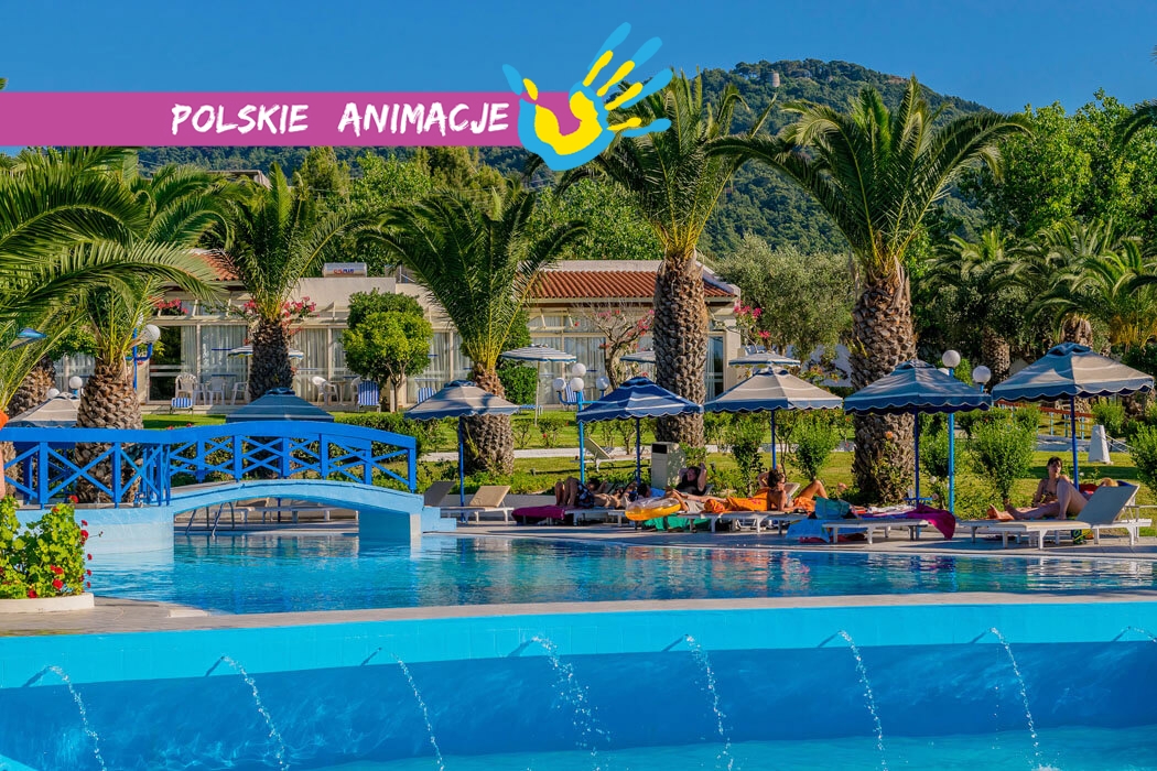 Hotel Filerimos Village - piękne palmy przy basenie