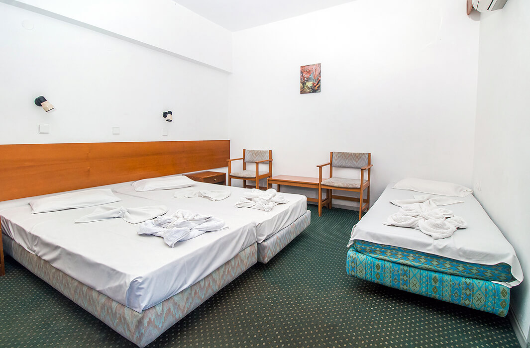 Achousa Hotel - studio dla trzech osób