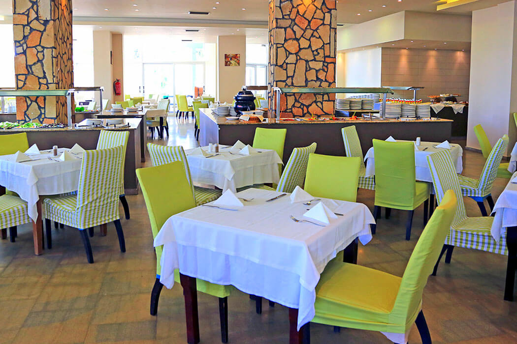 Hotel Labranda Kiotary Bay - bufet w restauracji
