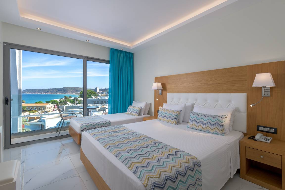 DOUBLE ROOM SIDE SEA VIEW