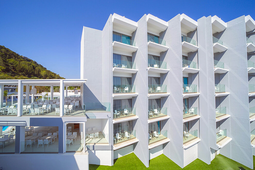 Oceanis Park Hotel - widok na hotel i restaurację
